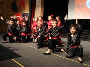 Miniklerden Yılsonu Gösterisi