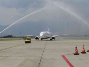 Balıkesir Koca Seyit Havalimanı’na Avrupa’dan Uçuşlar Başladı