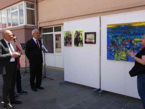 Üniversite Öğrencilerinin El Emeği Eserleri, Sergide Beğeniye Sunuldu