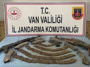 Başkale’de Silah Ve Mühimmat Ele Geçirildi