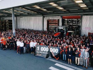 Beauvais Massey Ferguson Fabrikası 1 Milyonuncu Traktörünü Kutluyor