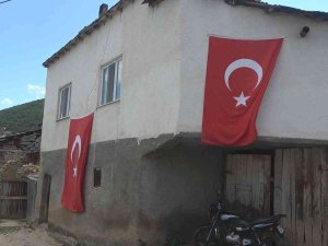 Şehit Annesi İstedi Köyüne Baz İstasyonu Kuruldu