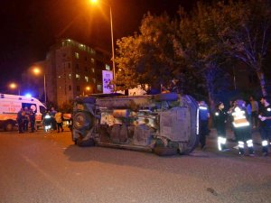 Akşener’in Programından Dönen İ̇yi̇ Partilileri Taşıyan Minibüs Devrildi: 1 Yaralı