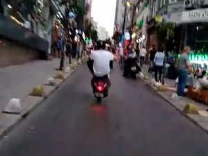 Şişli’de Kazaya Davetiye Çıkaran Motosikletli Kamerada