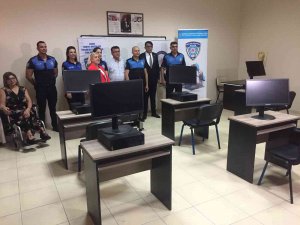 Engellilerin Bilgisayar Sorununu Emniyet Müdürü Çözdü