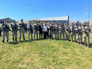 Gümüşhane’de Kaybolan Yaşlı Adamı Jandarma Ekipleri Buldu