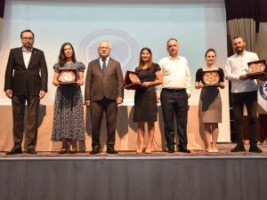 Rektör Ak: "Kadın Eli Değen Her Yer Mükemmelleşir"