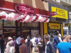 Tuğba Kuruyemiş 100. Şubesini Ankara Kızılay’da Hizmete Açtı