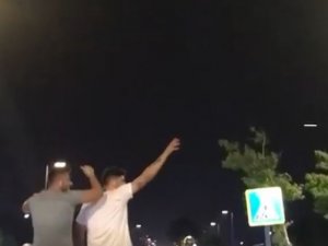 Antalya’da Trafikte Sunroof Eğlencesi Pes Dedirtti