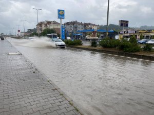 Bartın’da Sağanak Yağmur Hayatı Olumsuz Etkiledi