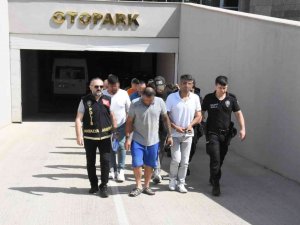 Antalya’da Aranan 53 Şahıs Yakalandı