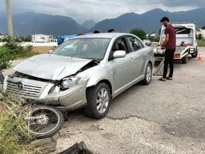 Osmaniye’de 3 Aracın Karıştığı Kazada 2 Kişi Yaralandı