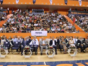 Toros Üniversitesi’nde Mezuniyet Coşkusu