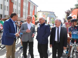 Bakan Yardımcısı Ersoy, Ödüllü Bisiklet Yarışmasının Startını Verdi