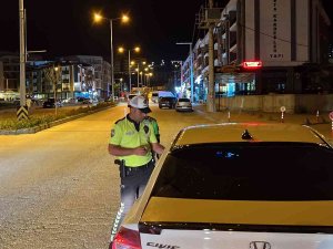 Polisten Üniversite Bölgesinde Denetim