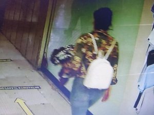 Bindallı Çaldığı İddia Edilen Kadın Güvenlik Kameralarına Yansıdı