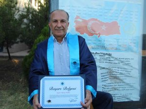 Eğitim Engel Tanımıyor, 60 Yaşında Mezun Oldu