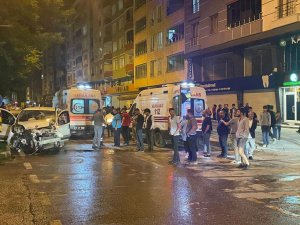 Tatvan’da Trafik Kazası: 3 Yaralı