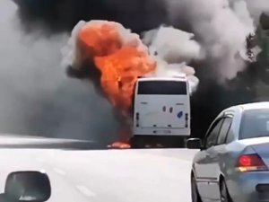 D-100’de Korku Dolu Anlar: Seyir Halindeki İşçi Servisi Alev Topuna Döndü