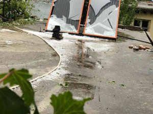 Şiddetli Dolu Yağışı Karaisalı’da Tarım Arazilerine Ve Araçlara Zarar Verdi