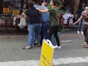 Yaşlı Simitçiyi Dövenleri Kadın Ayırmaya Çalıştı