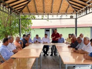 Ak Parti, Köy Başkanları İle Buluşmayı Sürdürüyor