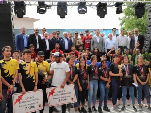 Çukurca Festivalinde Ödül Töreni