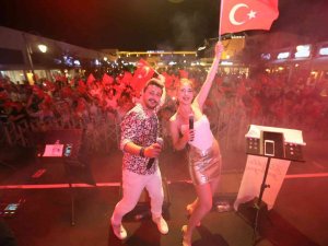 Aydın Büyükşehir Belediyesi Konservatuvarı Kuşadası’nda Konser Verdi