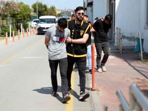 Hükümlünün Evinden Otomatik Tabanca Çıktı