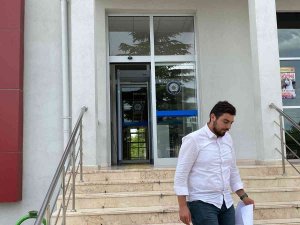 Yumrukla Bayıltıp, Yerde De Defalarca Tekmeledi