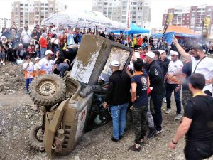 Tokat’taki Off-road Yarışlarında Aracın Devrilme Anı Kameralara Yansıdı