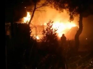Antalya’da Müstakil Ev Çıkan Yangında Alev Topuna Döndü