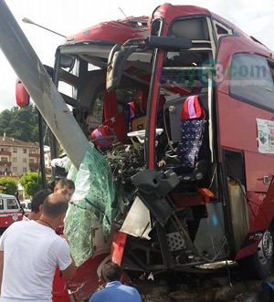 Rize'deki Yolcu Otobüsü Kazasında Ölü Sayısı 2'ye Yükseldi