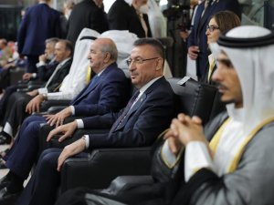 Cumhurbaşkanı Yardımcısı Oktay, Cezayir’de Türk Sporcularla Görüştü