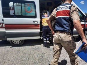Otomobil Şarampole Devrildi: 1 Yaralı