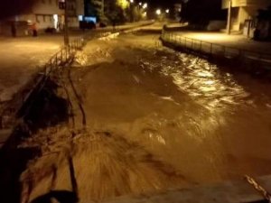 Zonguldak’ın Gökçebey İlçesinde Taşan Dereler Sebebiyle Sel Nöbeti Tutuluyor