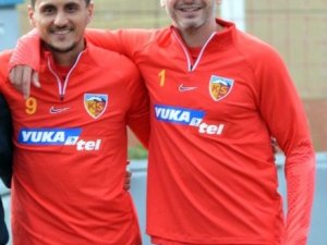 Kayserispor, Mustafa Pektemek Ve Cenk Gönen İle Devam Edecek