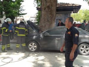 Kütahya’da Park Halindeki Araçta Yangın