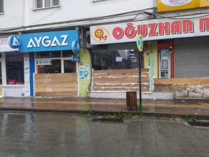 Esnaftan İşyerlerine Sele Karşı Silikonlu Önlem