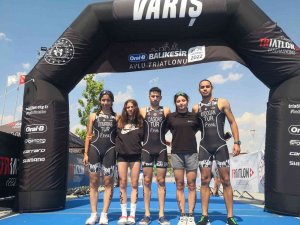 Denizlili Sporcular Balıkesir ‘Avlu’nun Tozunu Attı