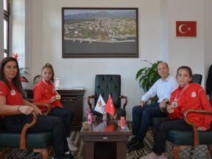 Kaymakam Maslak Başarılı Sporcuları Ağırladı