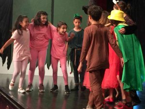Minikler Büyükleri Güldürürken Düşündürdü