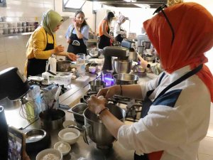 Hamarat Kadınlar Hünerlerini Msm’de Gösterdi