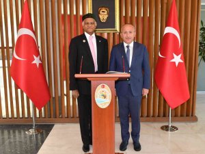 Vali Atik, Bangladeş Büyükelçisini Ağırladı