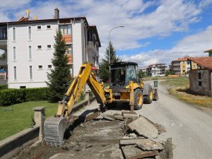 Erzincan’da Üst Yapı Çalışmalarına Devam Ediyor
