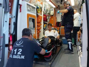 Tüfek Kazara Ateş Aldı, Seken Kurşun 3 Genci Yaraladı