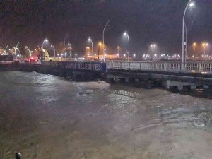 Alaplı Halkı Geceyi Sel Korkusuyla Ayakta Geçirdi