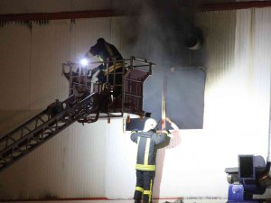 Karaman’da Bisküvi Fabrikasında Yangın Çıktı, 10 İşçi Dumandan Etkilendi