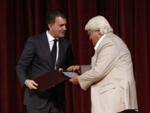 Ak Parti Sözcüsü Çelik’ten Cüneyt Arkın Paylaşımı