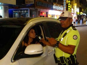 Manavgat’ta Araç Sürücülerine Alkol Denetimi